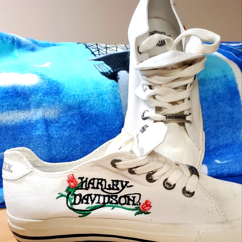 Harley Davidson size 8 sneakers!!